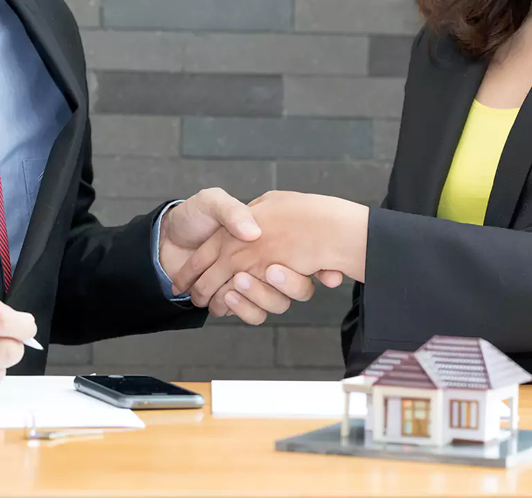 Why Sell to Us Instead of Letting the Home Go to Auction in Franklin Square, NY?